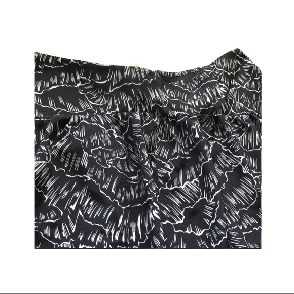 Francesca’s Black and White Aztec Flair Skirt - Picture 5 of 6